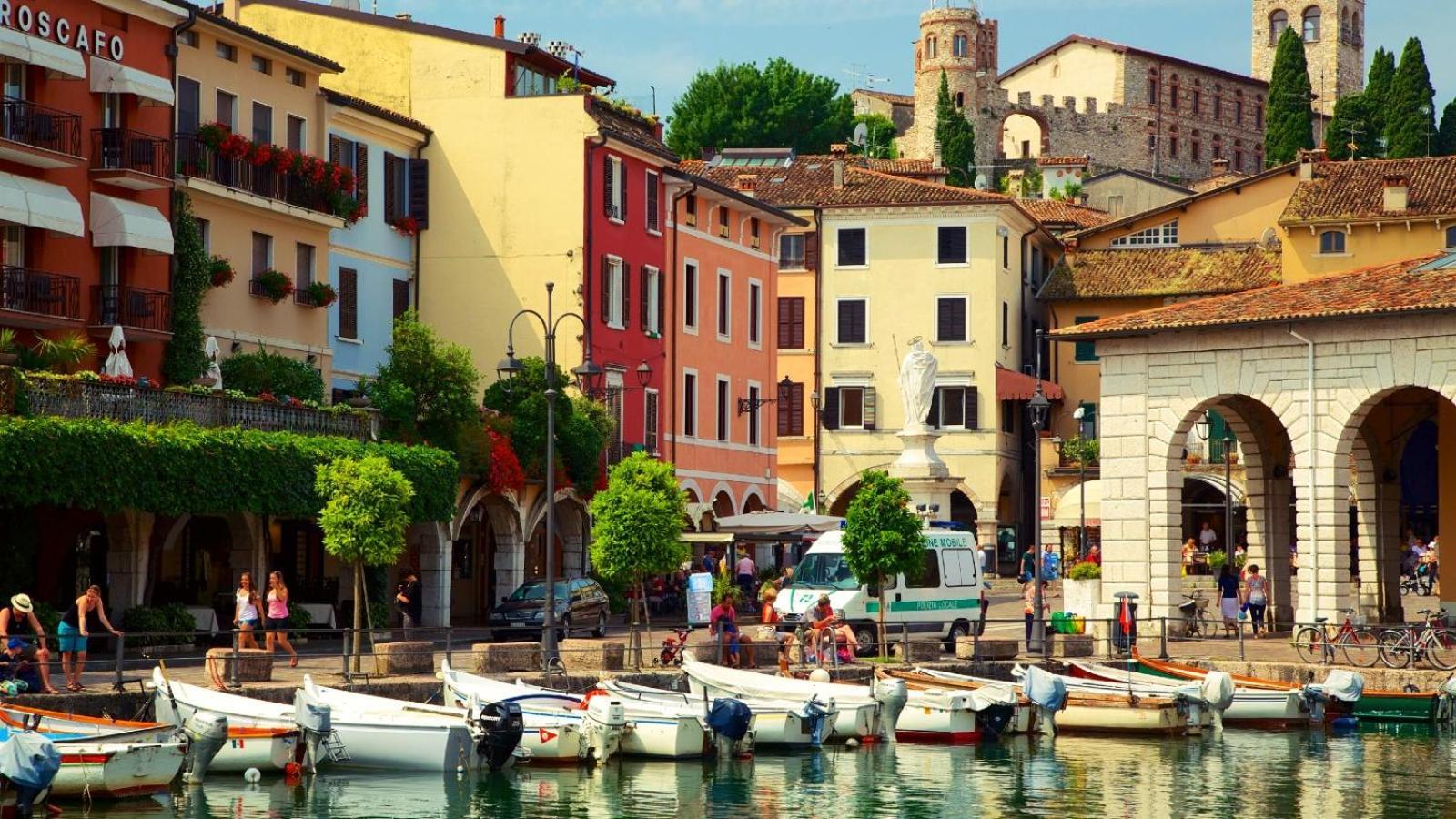 Gioiello Deco Nel Centro Storico Apartment Desenzano del Garda Exterior photo